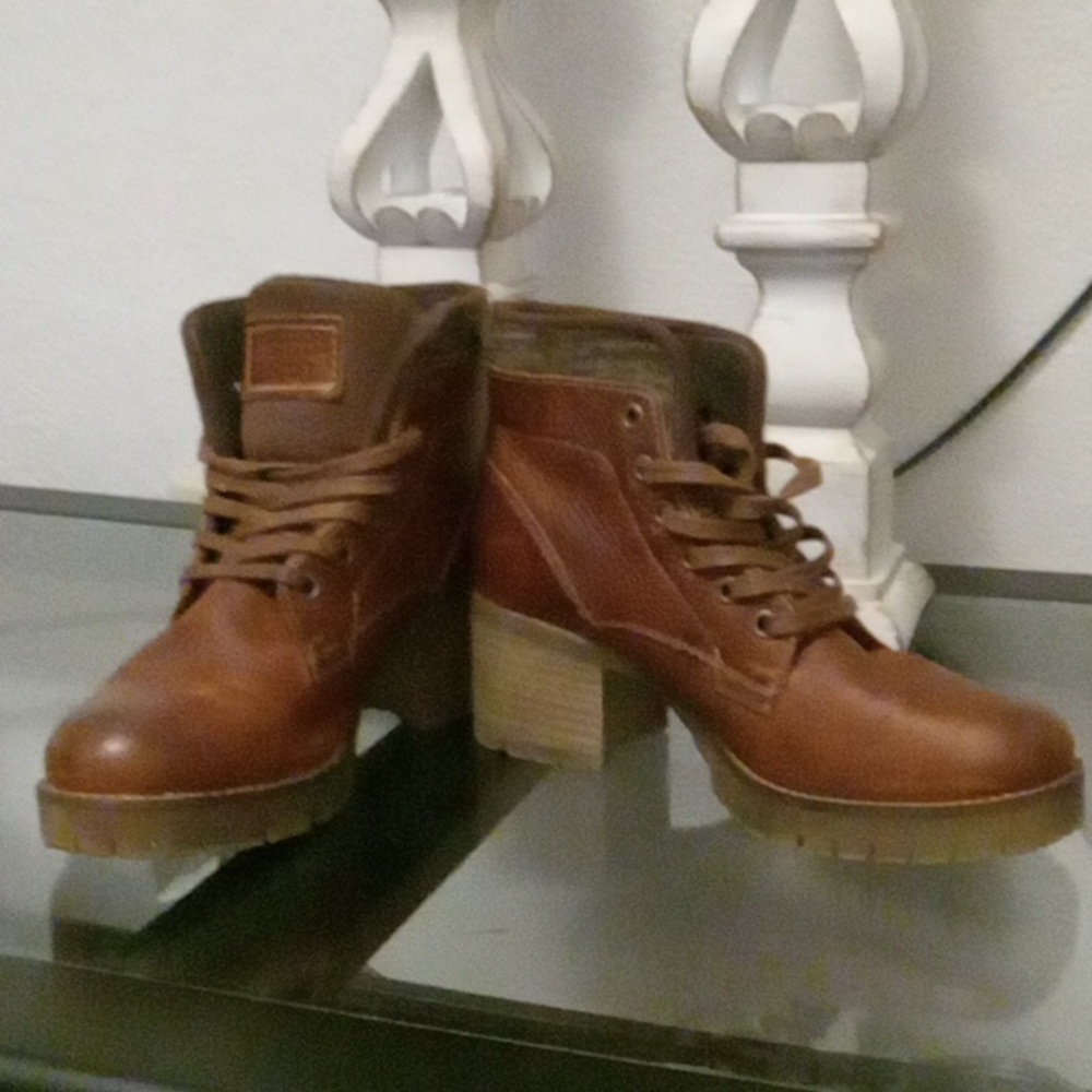 Bullboxer Boots (NWOT)